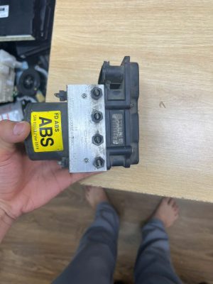 ABS Hyundai I30 2007-2012 mã 58920-2L300 ABS Hyundai I30 2007-2012 mã 58920-2L300